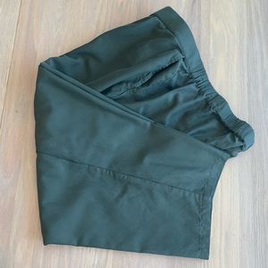 Winter Silks olive green capri pants XL.